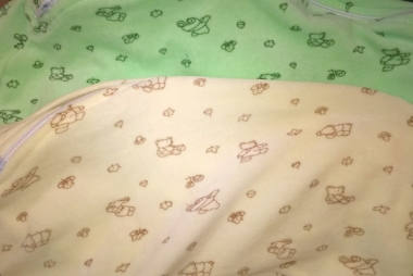 Подушка для кормления двойни «Milk Rivers Twins» с дополнительной подушкой для спины нежно-зеленая